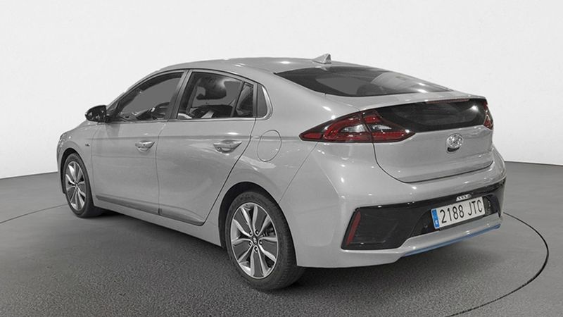 Hyundai Ioniq Hybrid • 2016 • 148,660 km 4