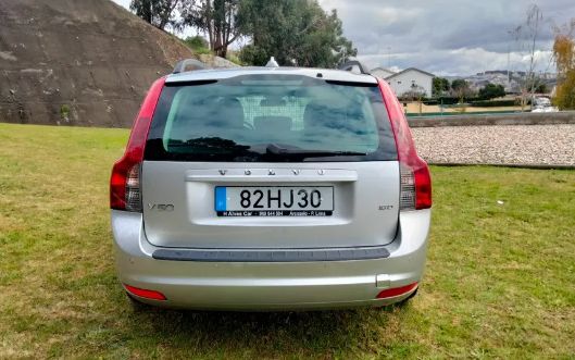 Volvo V50 • 2009 • 189,500 km 2