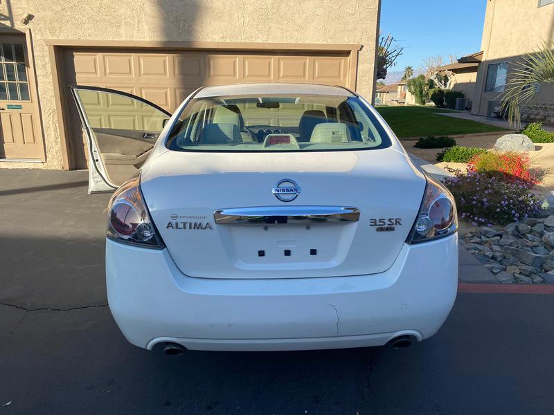 Nissan Altima • 2011 • 133,865 km 3