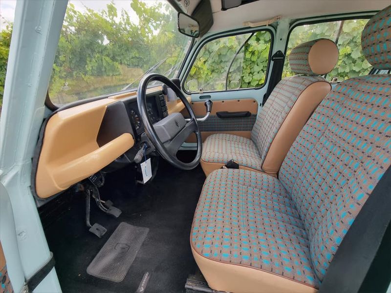 Renault 10 • 1985 • 190,000 km 5