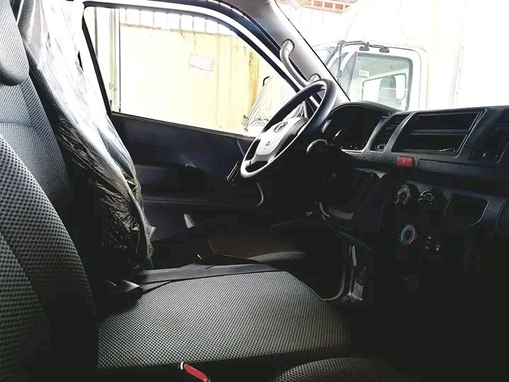 Toyota Hiace • 2017 • 50,000 km 3