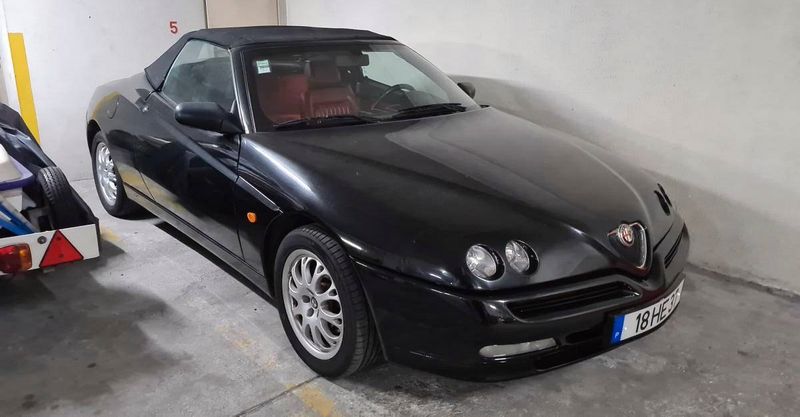Alfa Romeo Spider • 1999 • 249,999 km 1