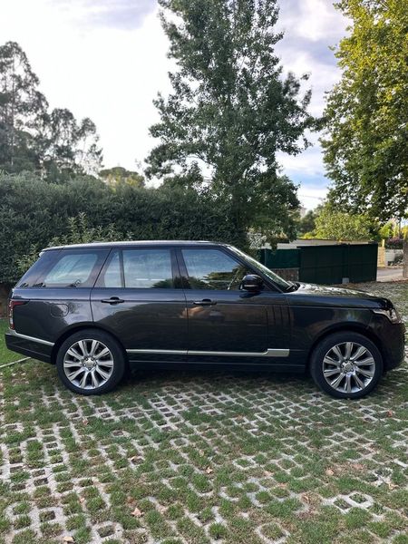 Land Rover Range Rover • 2014 • 180,000 km 2