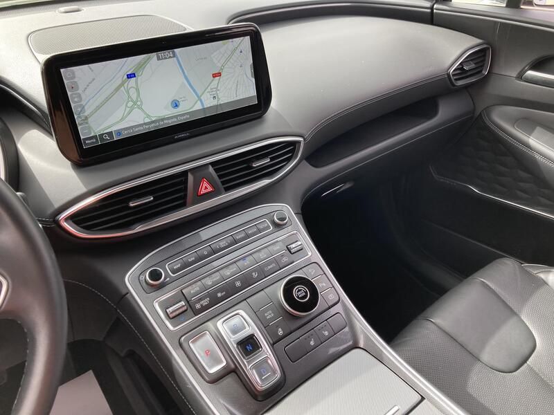 Hyundai Santa Fe • 2021 • 56,158 km 13
