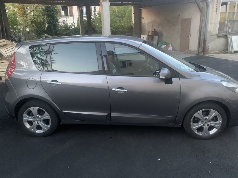 Renault Scénic • 2012 • 163,000 km 4