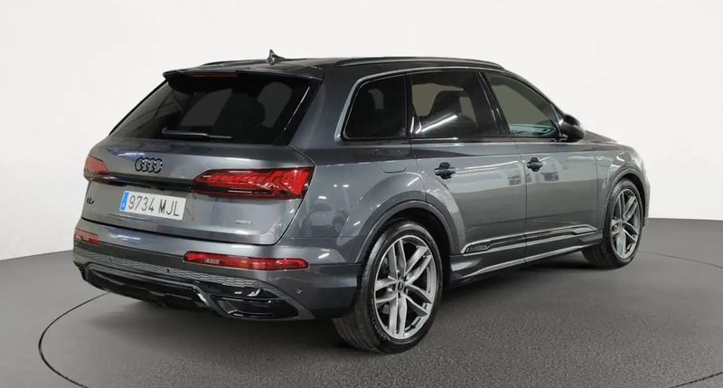Audi Q7 • 2023 • 40,711 km 4