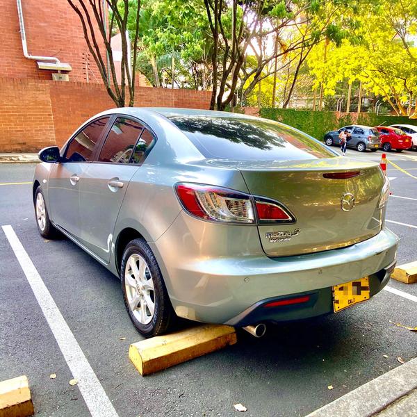 Mazda 3 • 2012 • 100,000 km 2