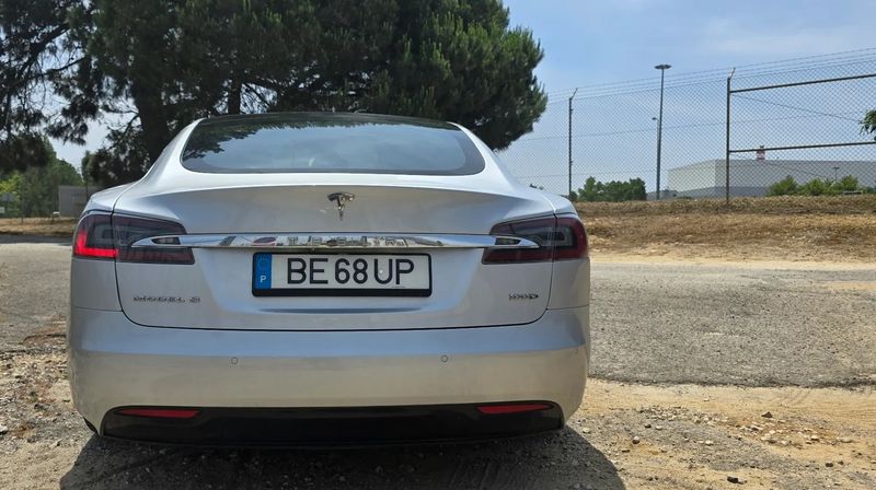 Tesla Model S • 2018 • 275,000 km 5