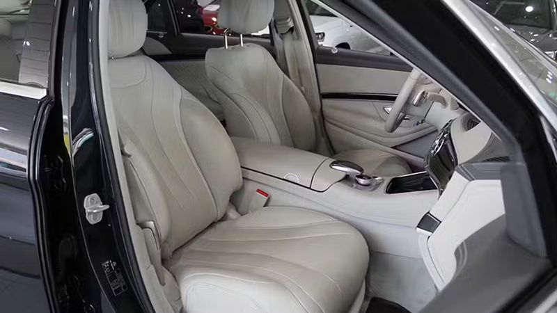 Mercedes-Benz S-Class • 2015 • 120,239 km 8