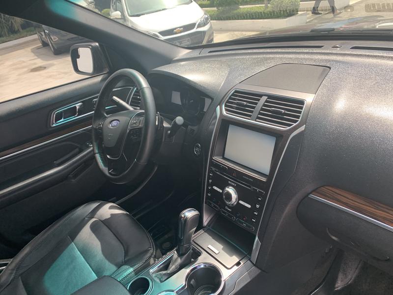 Ford Explorer • 2016 • 45,000 km 5