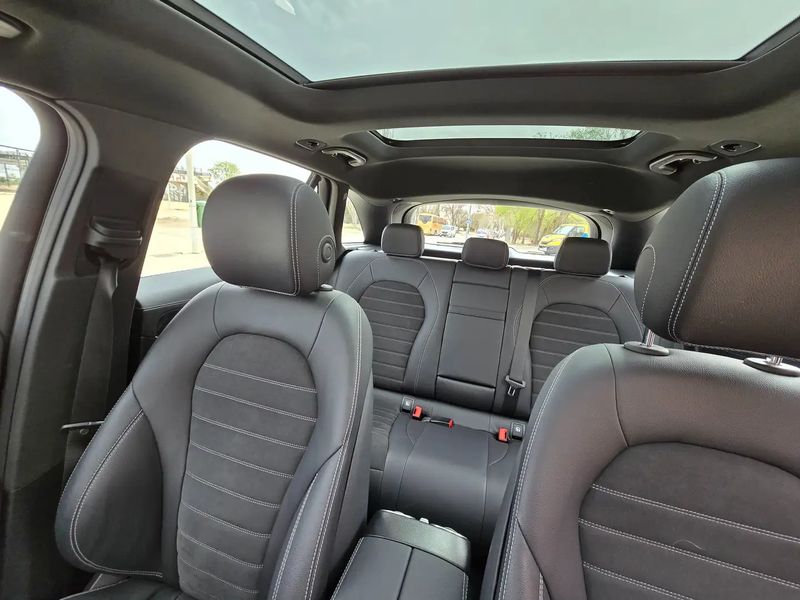 Mercedes-Benz GLC-Class • 2022 • 22,200 km 4