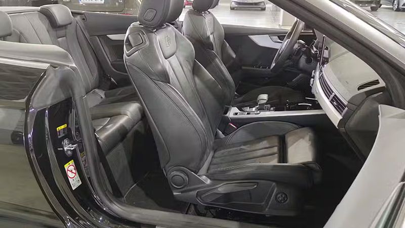 Audi A5 Cabriolet • 2022 • 29,800 km 2