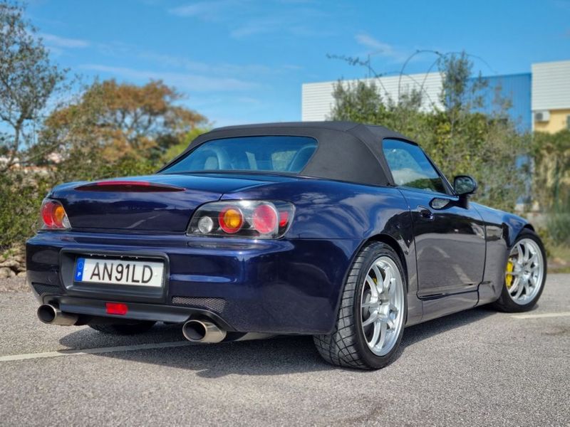 Honda S2000 • 2000 • 110,000 km 2