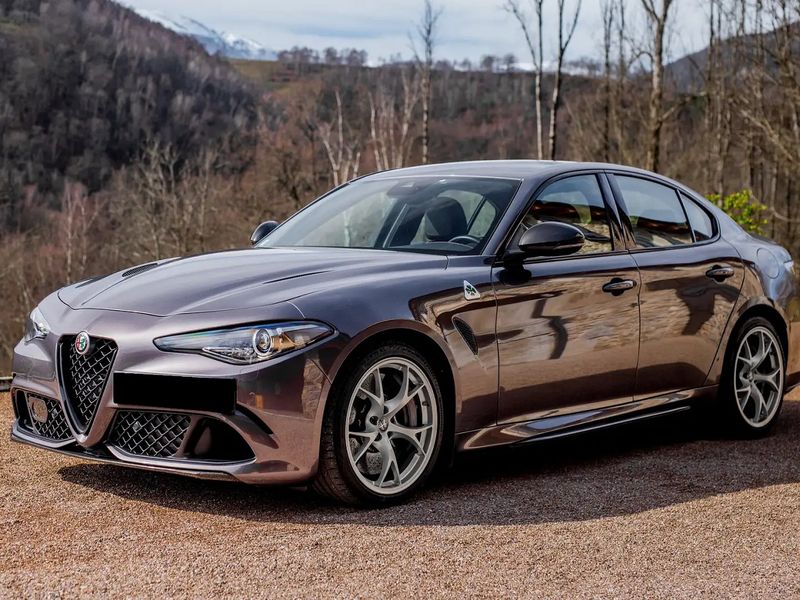 Alfa Romeo Giulia • 2020 • 36,500 km 3