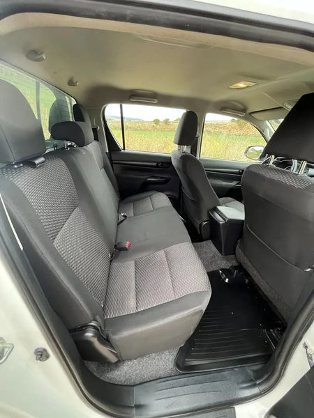 Toyota Hilux • 2017 • 137,000 km 2