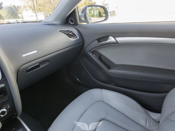 Audi A5 • 2012 • 176,000 km 3