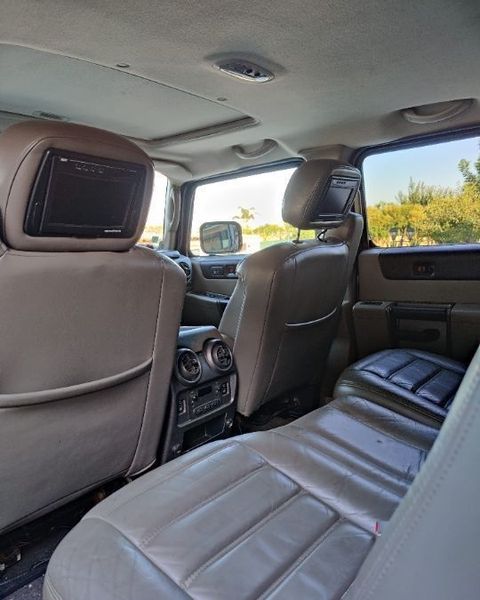 Hummer H2 • 2003 • 82,923 km 5