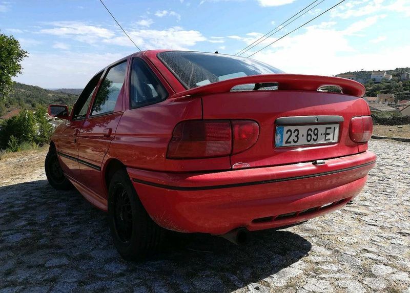 Ford Escort • 1996 • 99,999 km 3
