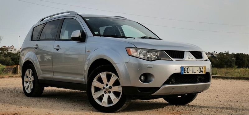 Mitsubishi Outlander • 2009 • 200,000 km 1