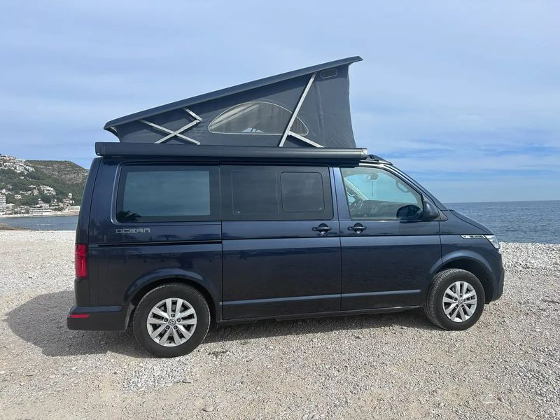 Volkswagen T5 Caravelle • 2022 • 20,800 km 2