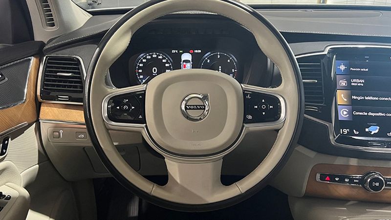 Volvo XC90 • 2021 • 48,935 km 13
