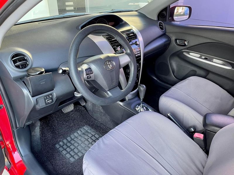 Toyota Vitz • 2012 • 72 km 3