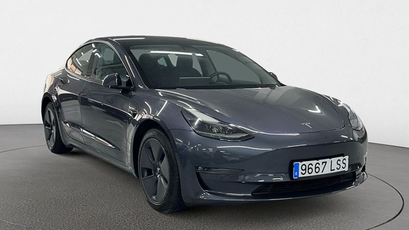 Tesla Model 3 • 2021 • 29,712 km 1