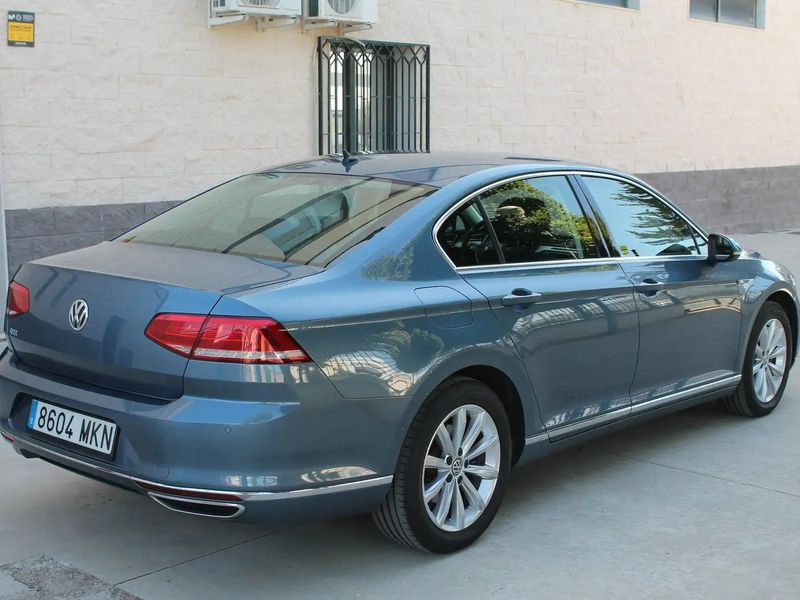 Volkswagen Passat • 2017 • 171,659 km 4