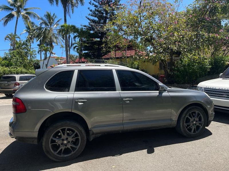 Porsche Cayenne • 2008 • 170,000 km 2