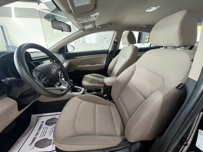 Hyundai Elantra • 2019 • 20,777 km 4