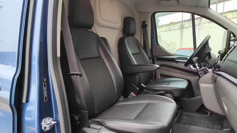 Ford Transit Custom • 2021 • 60,269 km 4