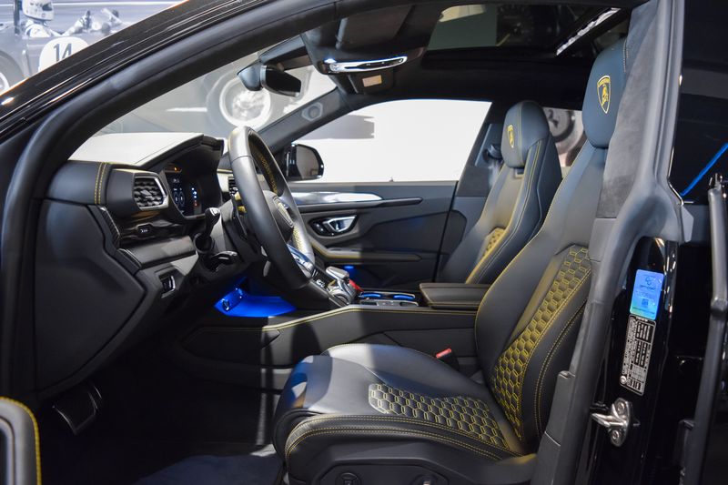 Lamborghini Urus • 2022 • 25,000 km 4