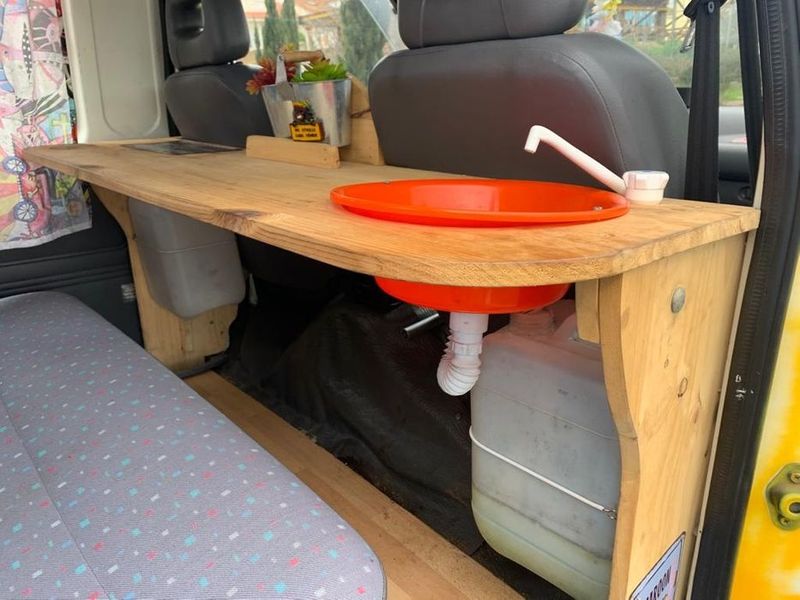 Nissan Vanette • 1997 • 250,000 km 4