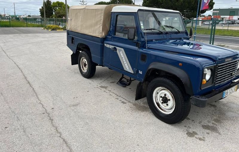 Land Rover Defender • 2009 • 89,000 km 2