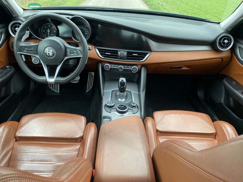 Alfa Romeo Giulia • 2017 • 148,000 km 6