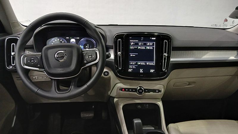 Volvo XC40 • 2022 • 41,043 km 4