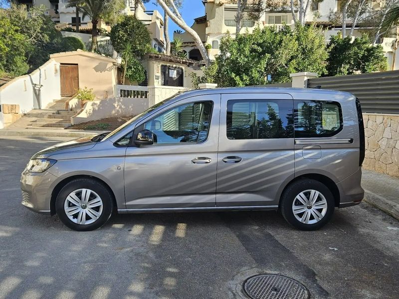 Volkswagen Caddy • 2023 • 10,220 km 3