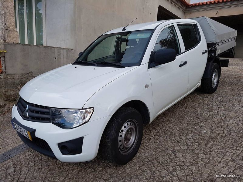 Mitsubishi L200 • 2014 • 200,000 km 2