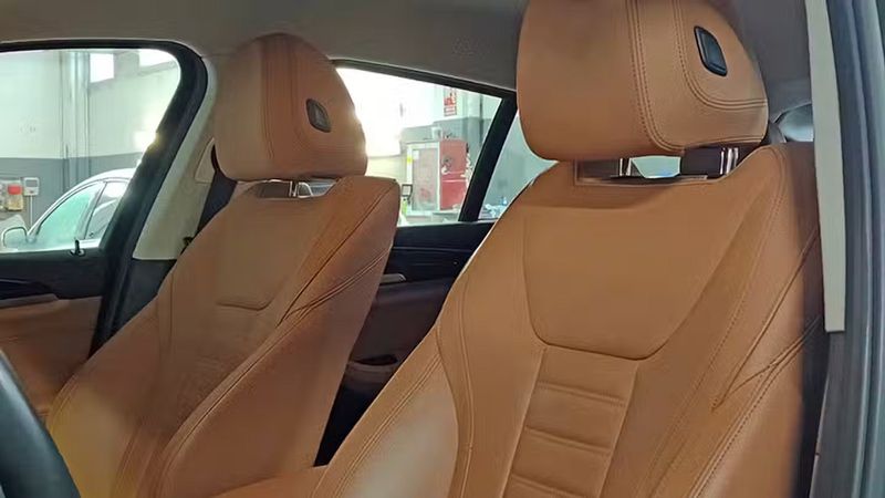 BMW X4 • 2019 • 92,264 km 7