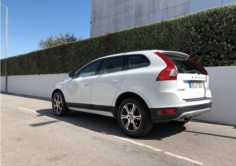 Volvo 460 • 2011 • 250,000 km 3