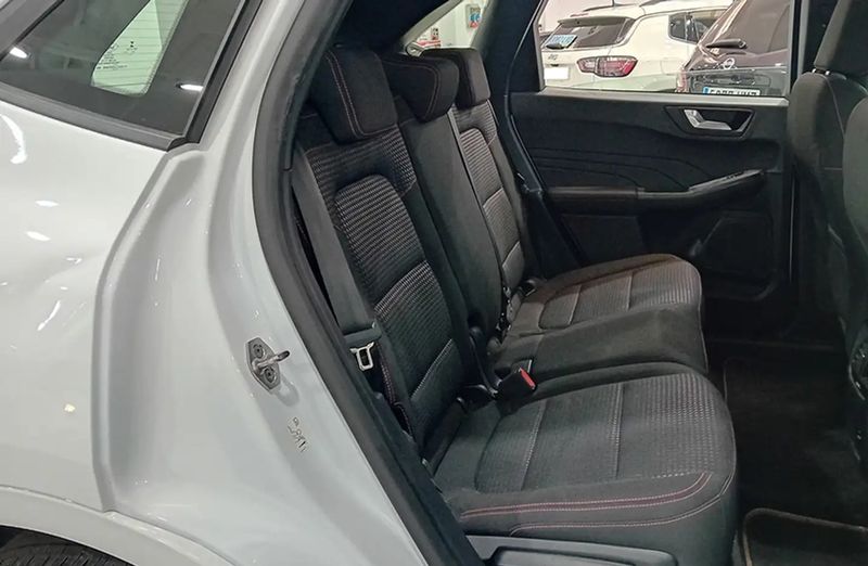 Ford Kuga • 2022 • 32,441 km 12