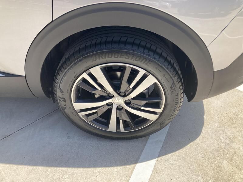 Peugeot 5008 • 2022 • 49,995 km 12