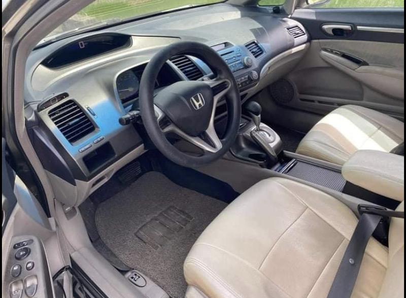 Honda Civic • 2009 • 200,000 km 2