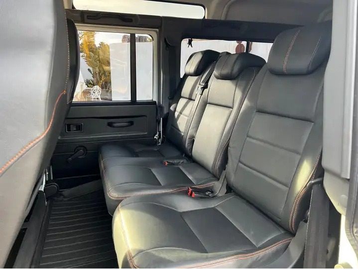 Land Rover Defender • 2014 • 98,000 km 5