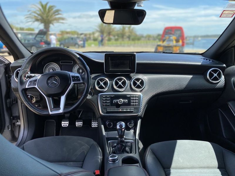 Mercedes-Benz A • 2013 • 137,000 km 4