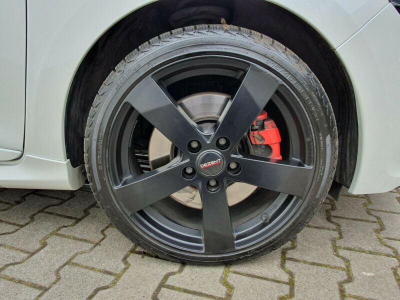 Renault Clio • 2014 • 98,594 km 10