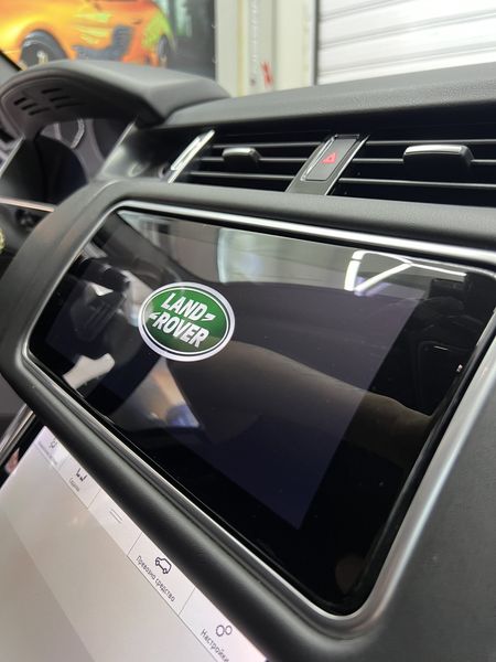 Land Rover Range Rover • 2020 • 150,000 km 17