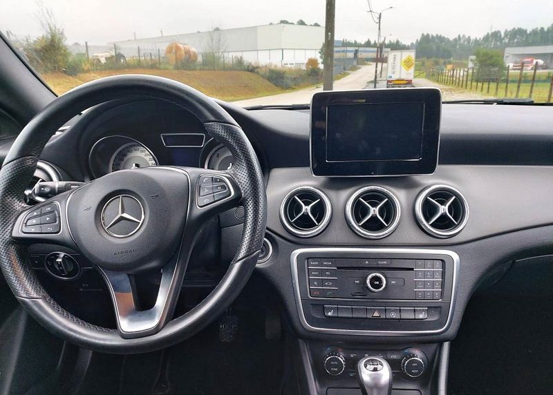 Mercedes-Benz 230 - 300 CE Coupé • 2015 • 130,000 km 3