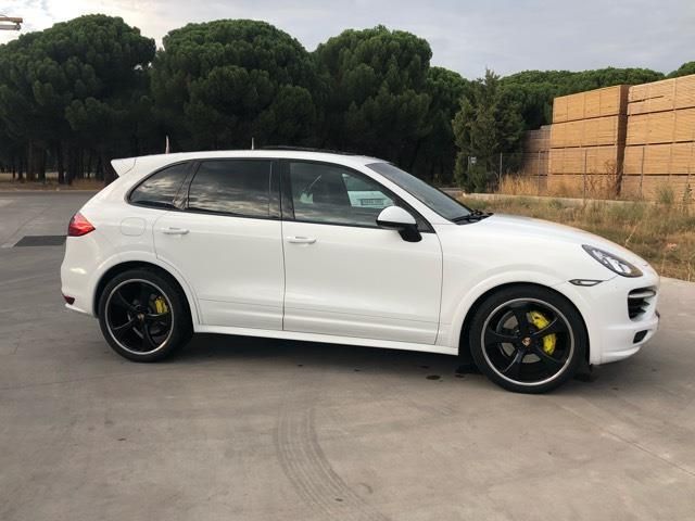 Porsche Cayenne • 2011 • 180,000 km 1