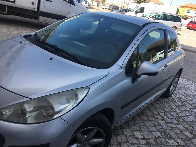 Peugeot 207 • 2008 • 218,000 km 3